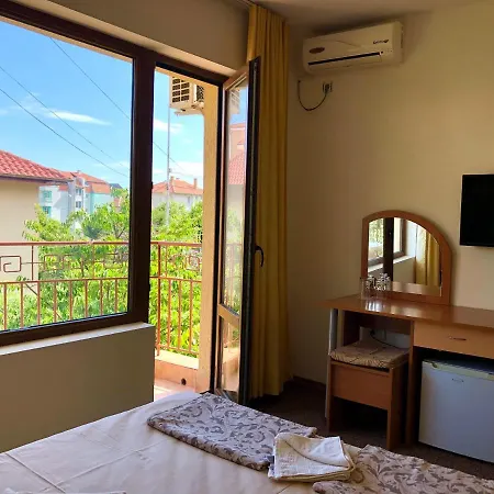 بيت ضيافة Radiana